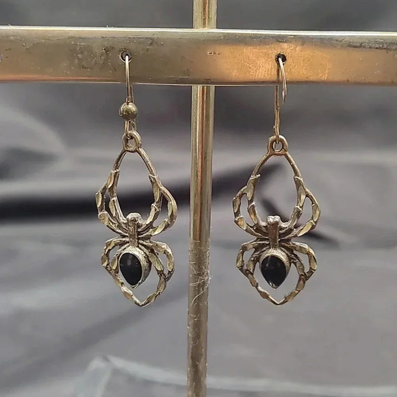 Sterling silver and onyx spider dangle earrings. - Picture 1 of 3